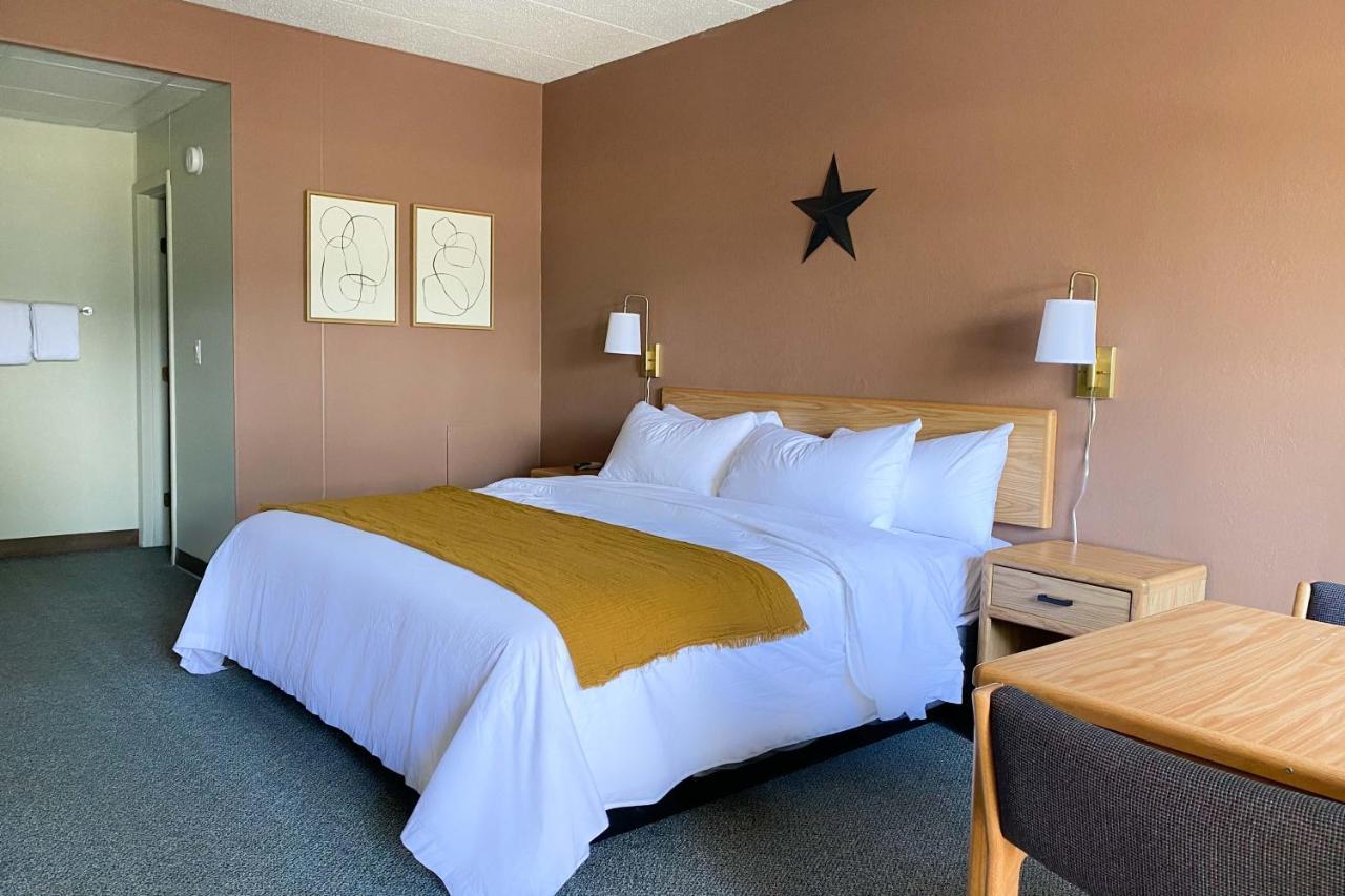 The Benson Motel - Benson, Mn - Us-12 Hwy מראה חיצוני תמונה